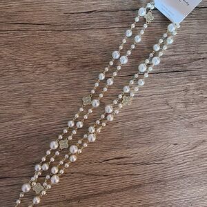 Elegant Gold and Pearl Necklace